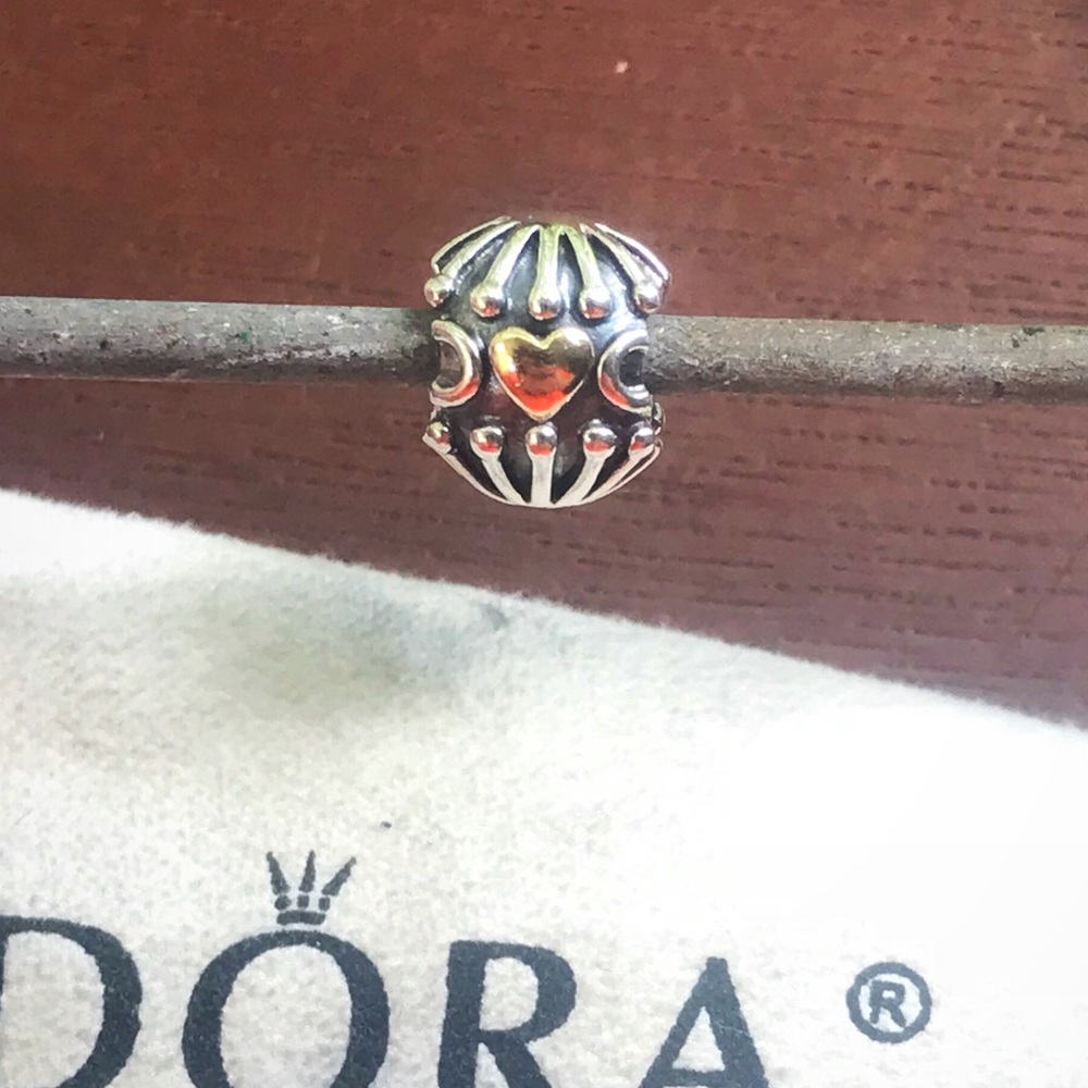 Pandora Retired Love And Hugs Charm Item# 790430
